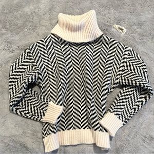 NWT, beautiful stylish sweater